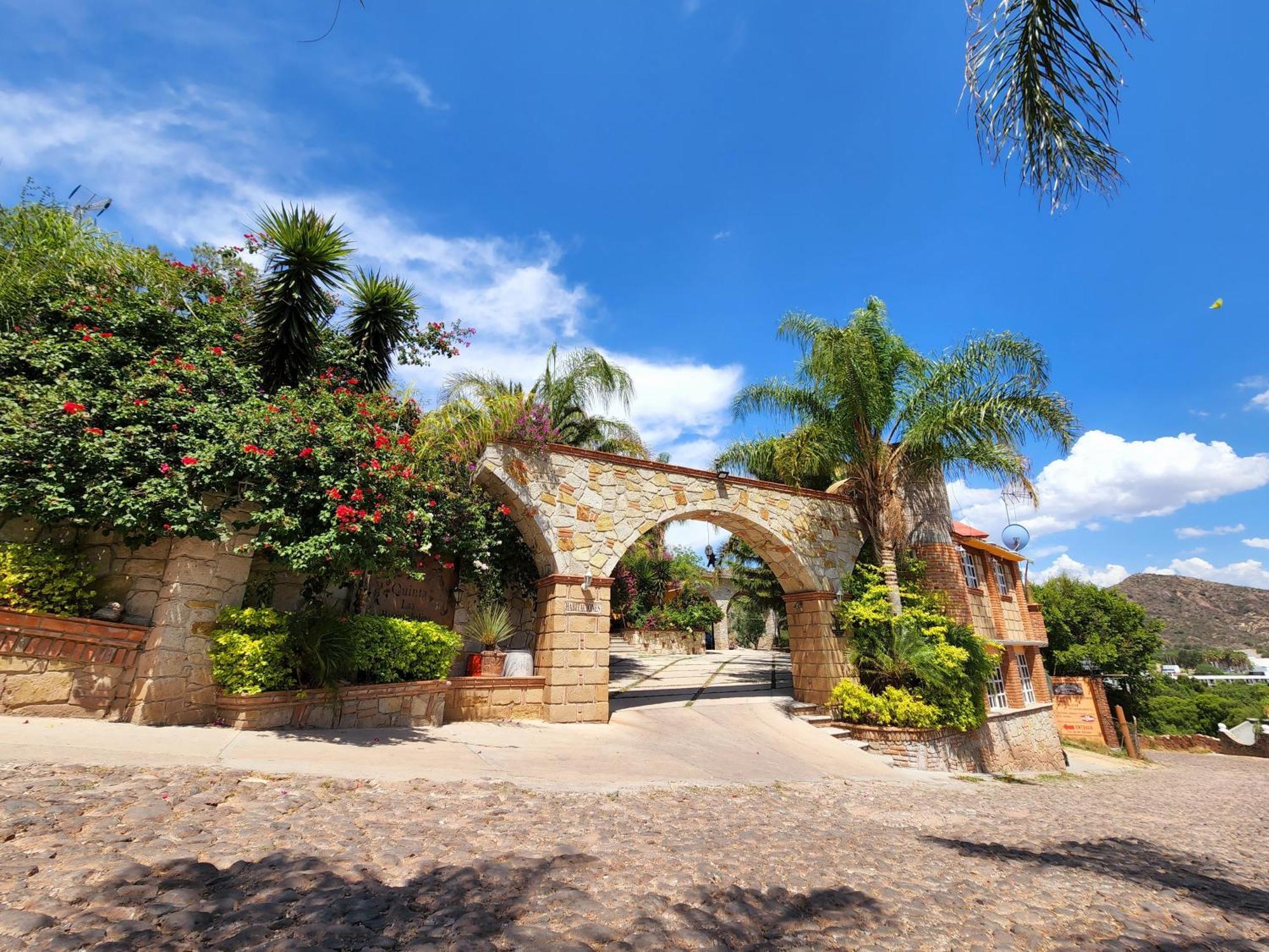Quinta Las Bugambilias Otel Tecozautla Dış mekan fotoğraf